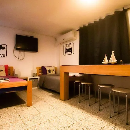 Exodus Hostel & Dive Center Eilat Exterior photo